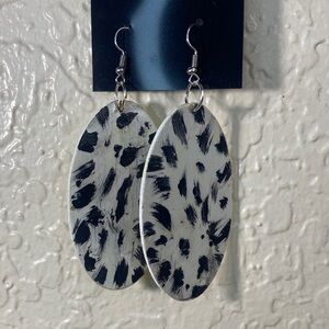 Elegant Black and White Oval Earrings